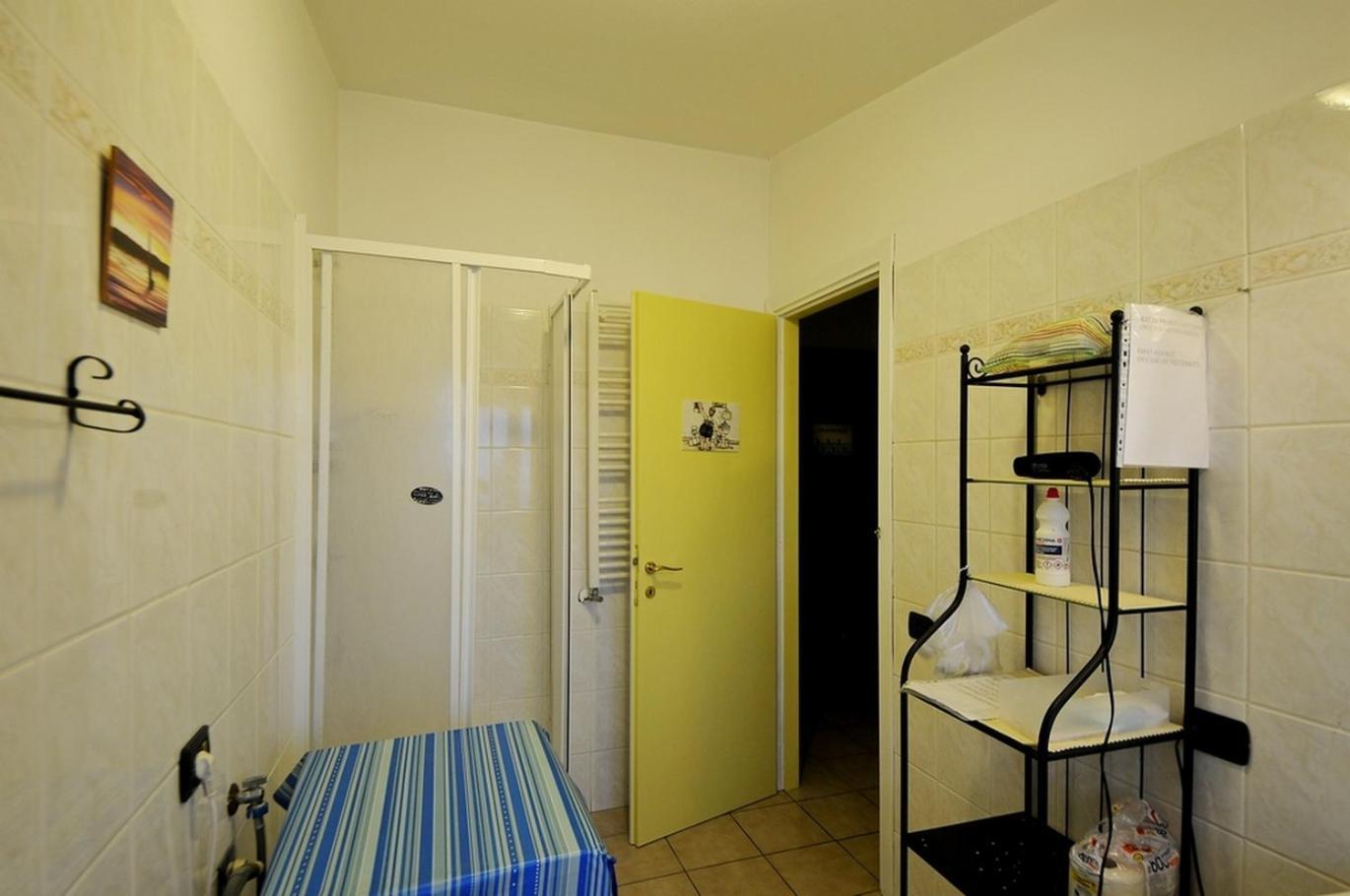 A La Vue Chambre Bagno Condiviso Shared Both2Piano No Lift No Navetta A Pagamento Aria Condizionata Ed Extra Bed 3 Minuti A Piedi Da Bus Per Fiera Di Roma Fiumicino Buitenkant foto