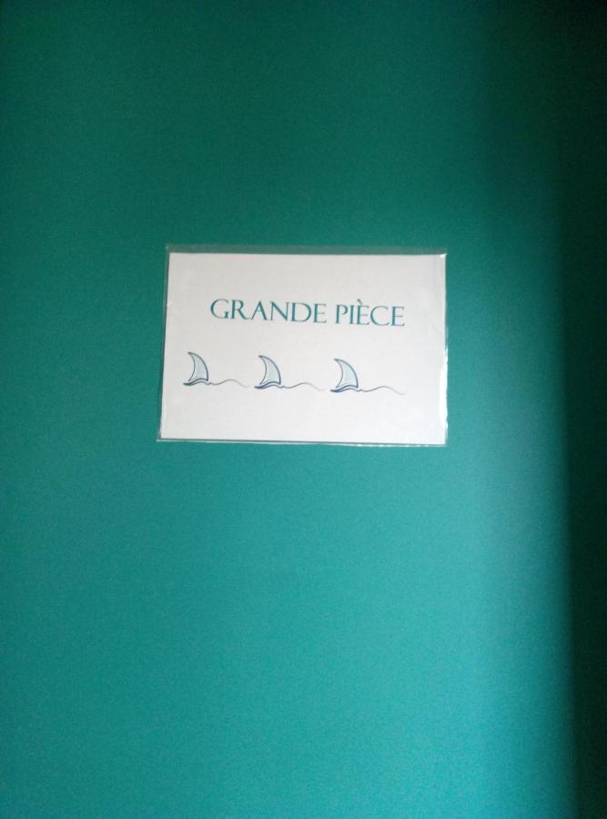 A La Vue Chambre Bagno Condiviso Shared Both2Piano No Lift No Navetta A Pagamento Aria Condizionata Ed Extra Bed 3 Minuti A Piedi Da Bus Per Fiera Di Roma Fiumicino Buitenkant foto
